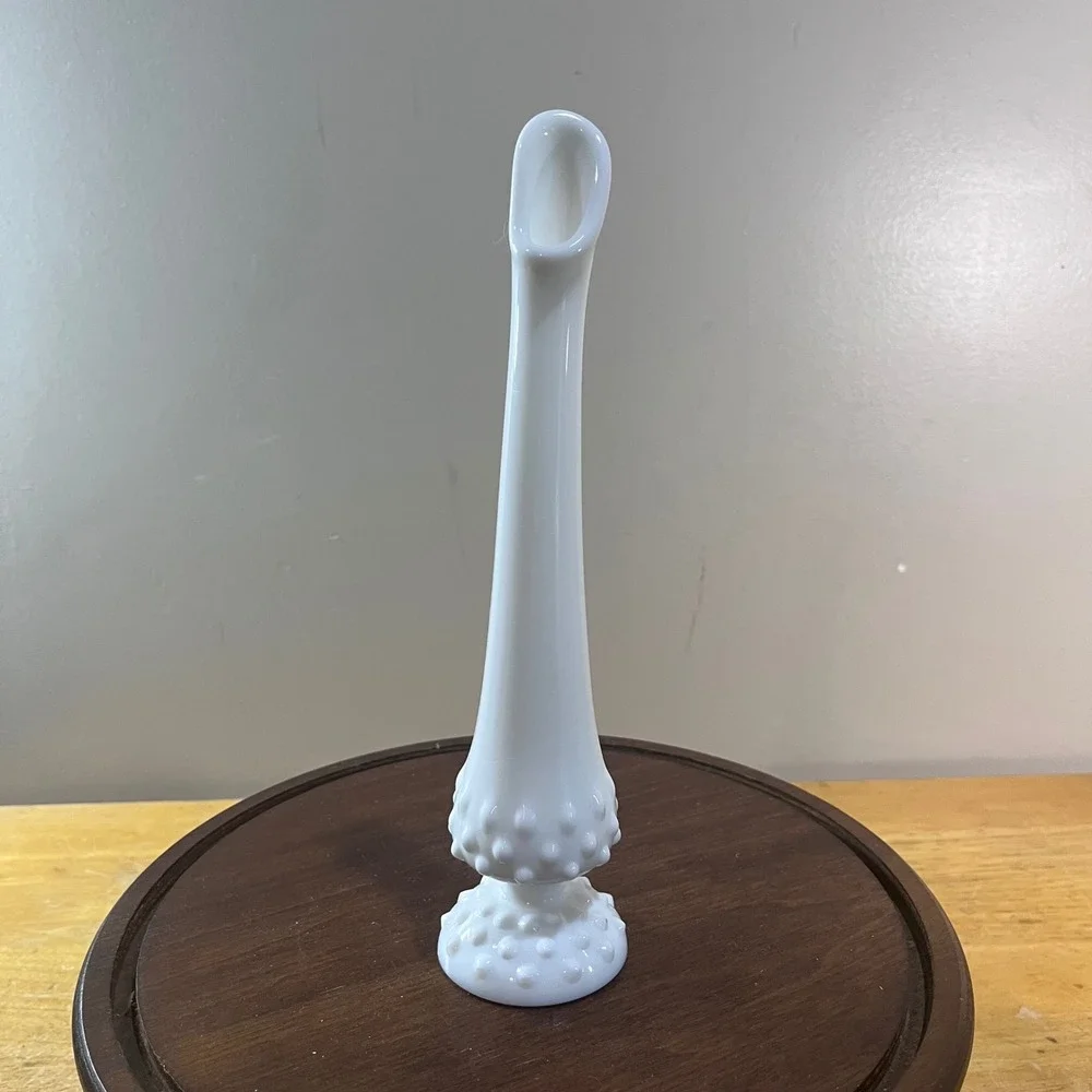 Vtg Fenton White Milk Glass Hobnail Bud Vase 10